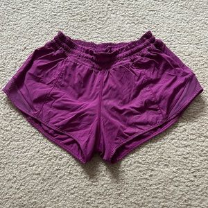 Lululemon Hotty hot low rise lined short 2.5”